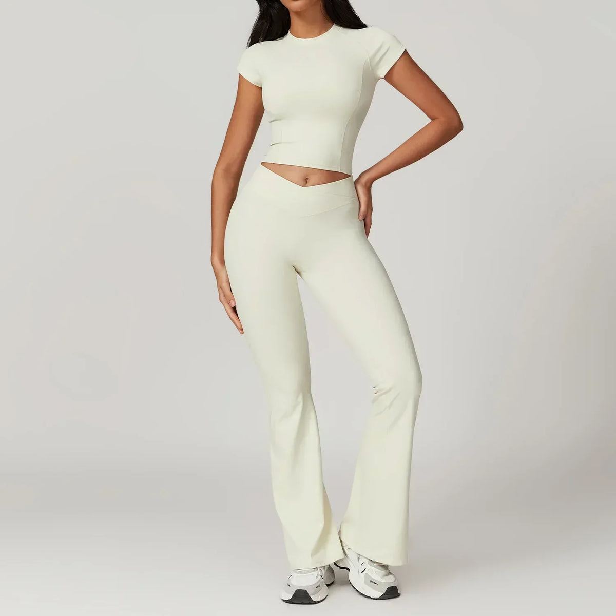 Elara Flared Yoga Pants – Retro Silhouette Stretch-Ribbed Loungewear