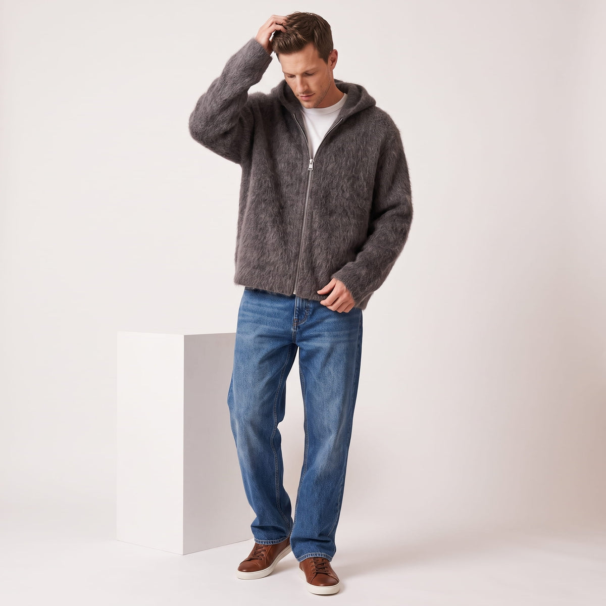 Full-length look with the gray hooded cardigan, loose jeans and brown leather shoes